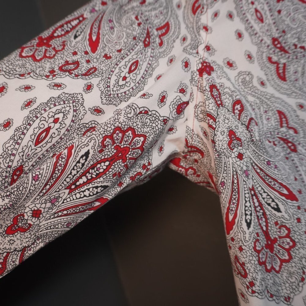 Talbots Womens Button Up Red White Paisley Long Sleeve Wrinkle Resistant Size 8P - Picture 4 of 7